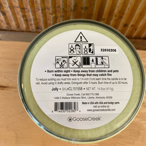 Goose Creek Candyland Jolly (Raspberry, Blueberry)3 wick Candle w/Essential Oils - Picture 3 of 3